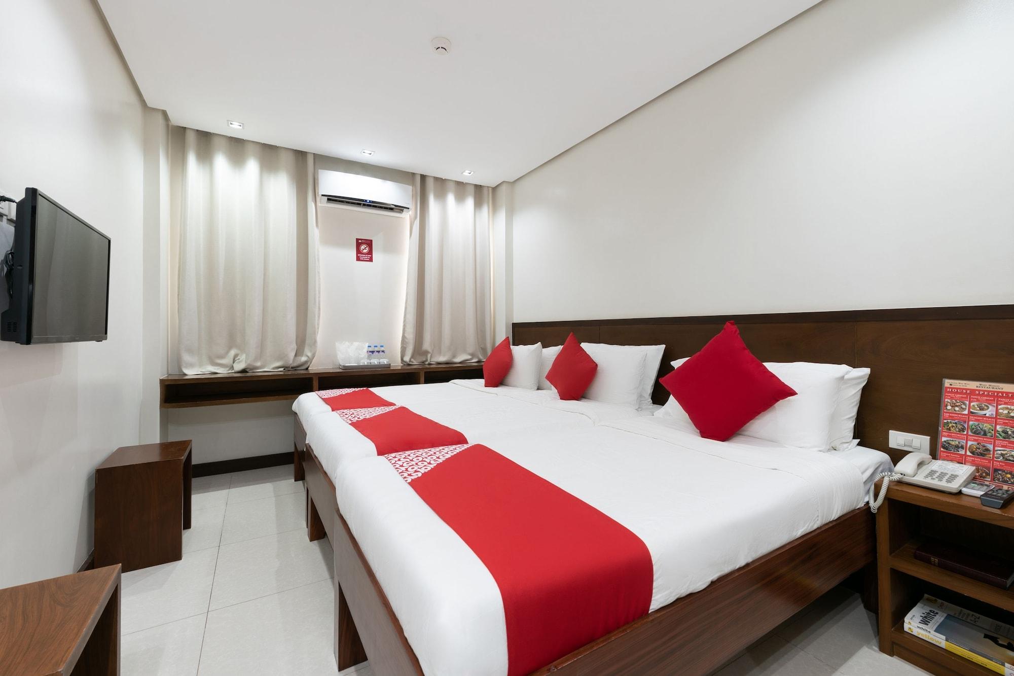 West Makati Hotel Макати Экстерьер фото